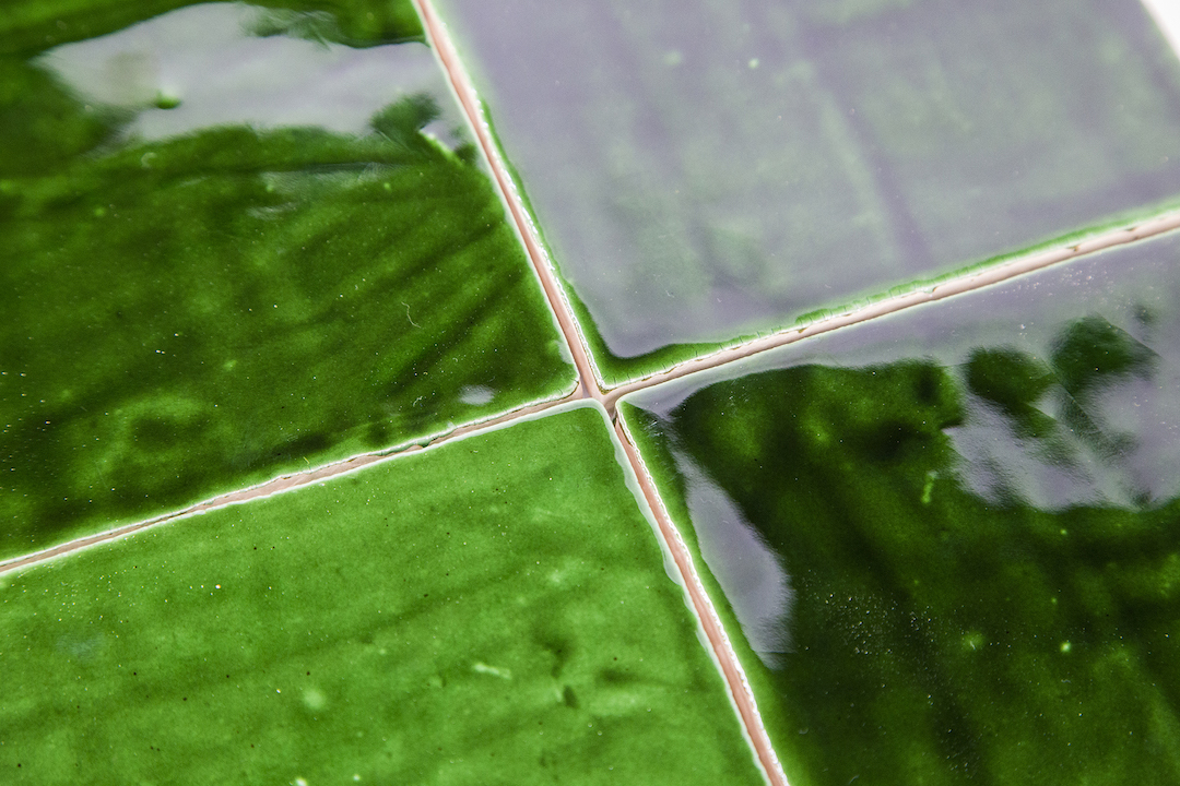 Glanzende Groene vierkante wandtegels | Sanimaster
