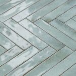 Wandtegel Gem Aquamarijn 5x25 in visgraatverband | Sanimaster