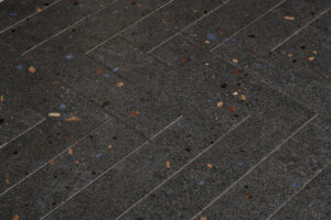Wandtegel Terrazzo Mat Antraciet 7,5x30 | Sanimaster