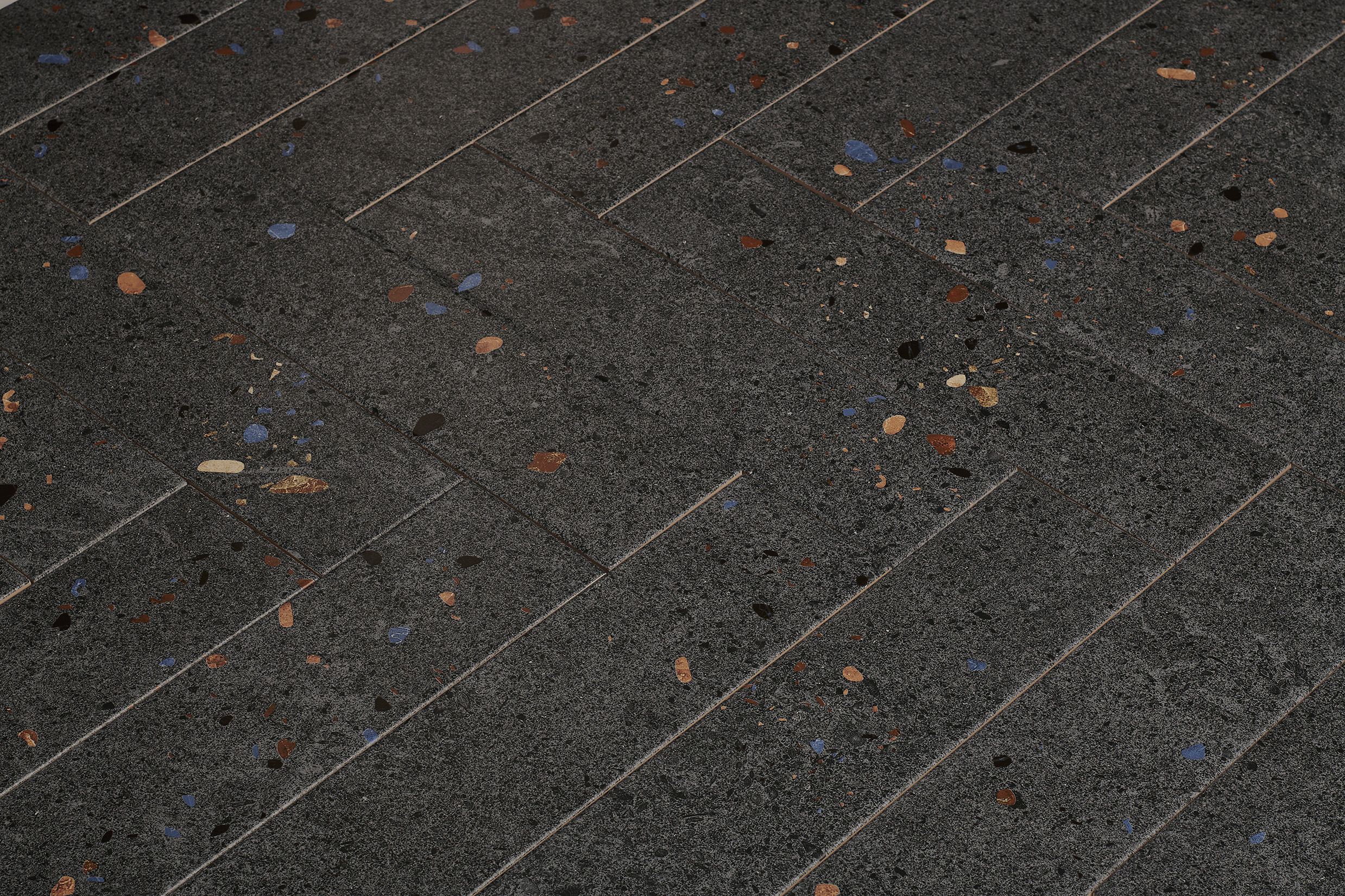 Wandtegel Terrazzo Mat Antraciet 7,5x30 | Sanimaster